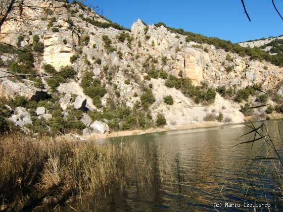 El Tobar: Laguna y tectónica