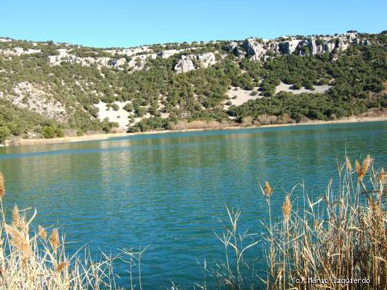 El Tobar: Laguna y tectónica