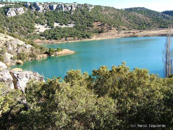 El Tobar: Laguna y tectónica