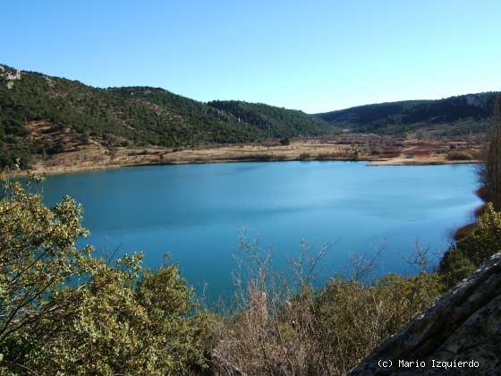 El Tobar: Laguna y tectónica