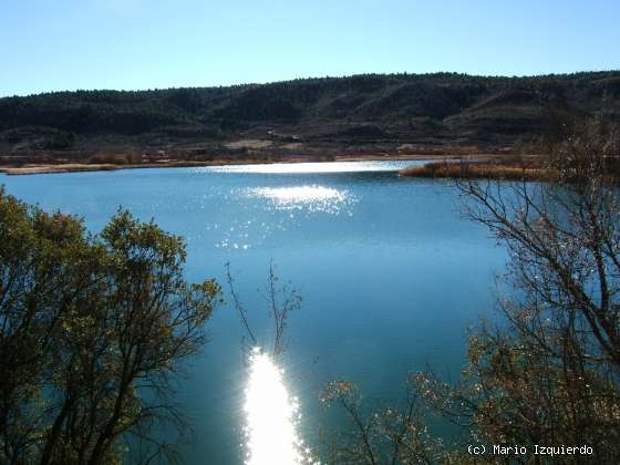 El Tobar: Laguna y tectónica