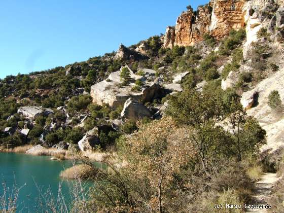 El Tobar: Laguna y tectónica