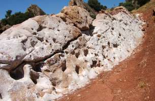 Riba de Santiuste: Buntsandstein (costras de sal)