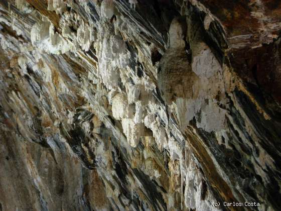 Algar do Carvao: Formaciones silíceas